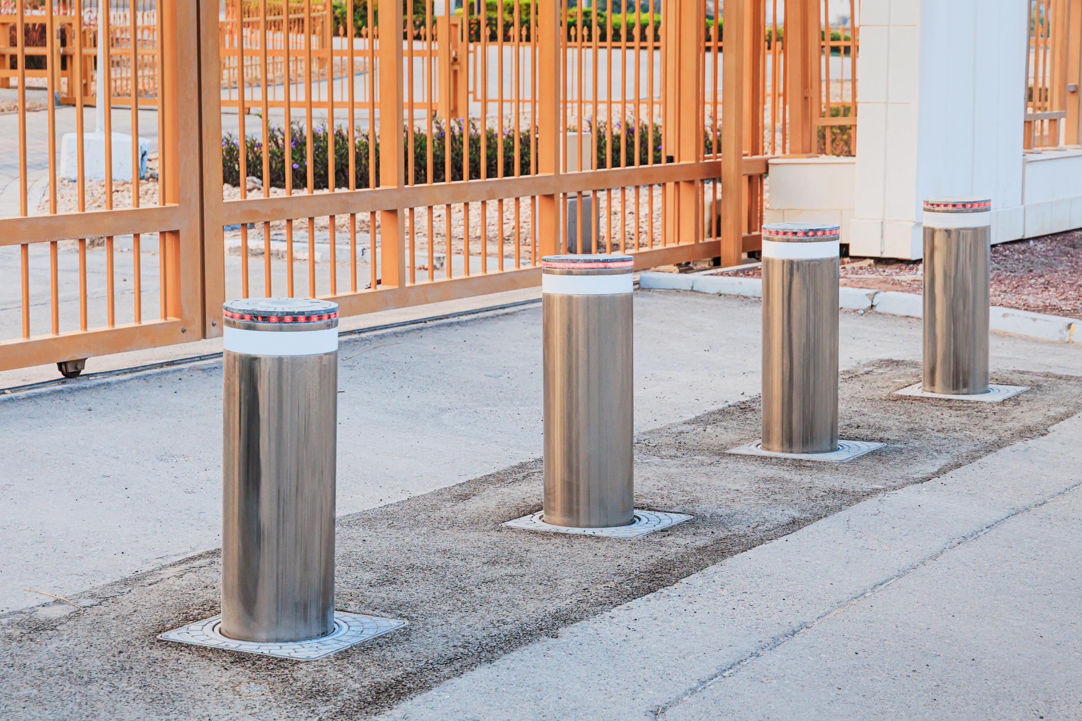 COMPACT SERVO POWER UNIT ENABLES RELIABLE BOLLARD BARRIER CONTROL