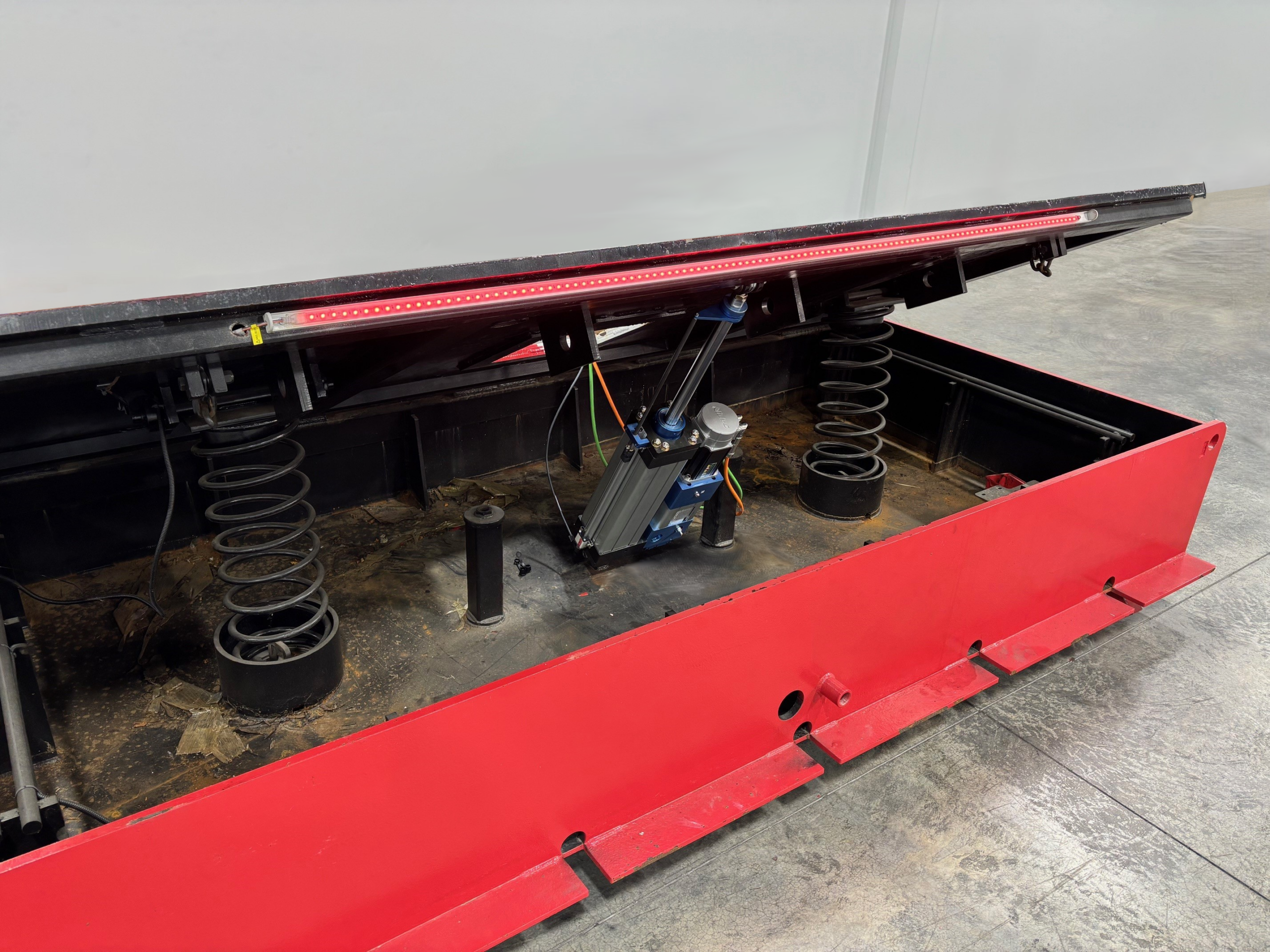 wedge barrier with actuator